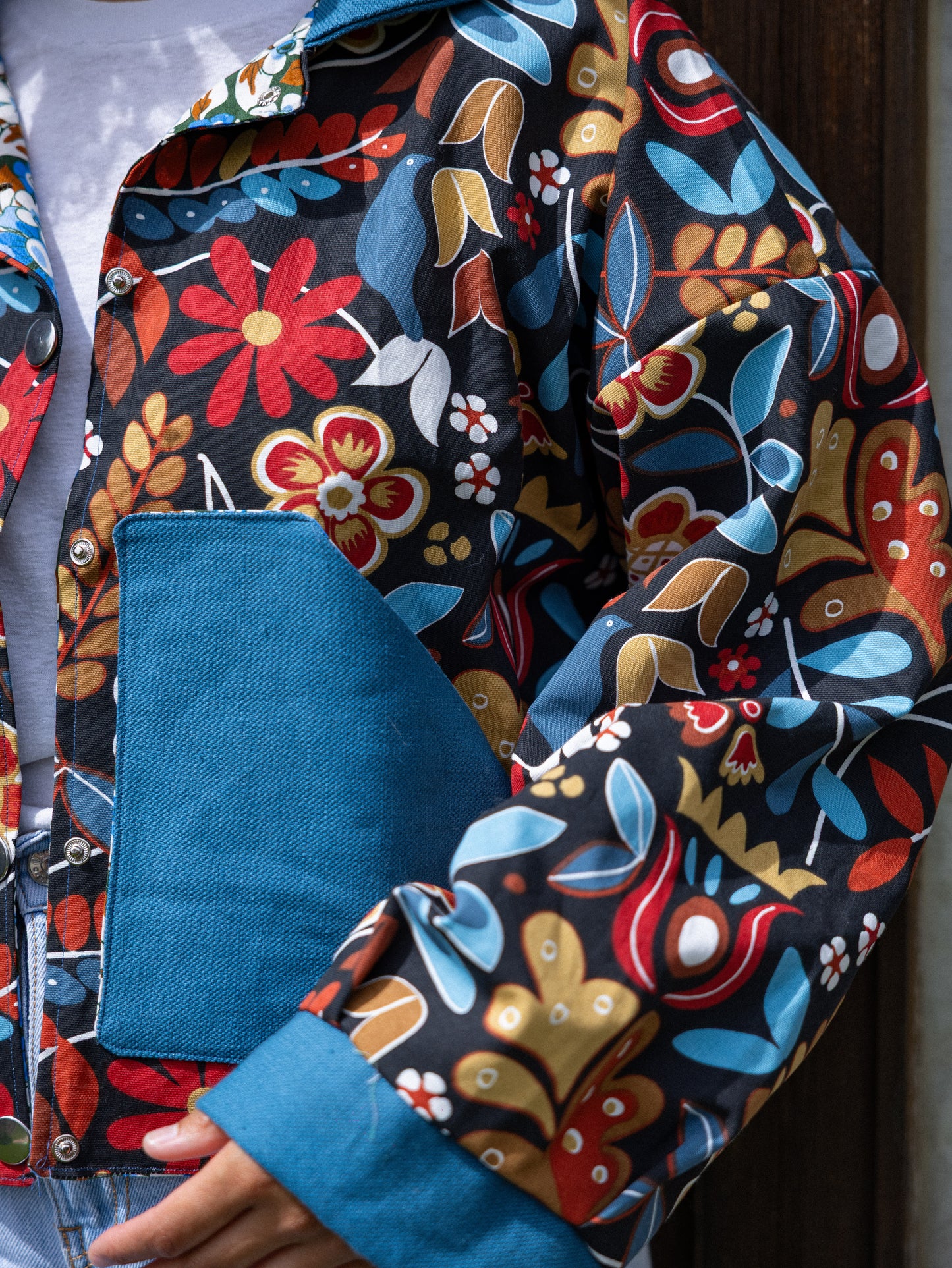 Veste blouson courte imprimé fleurs