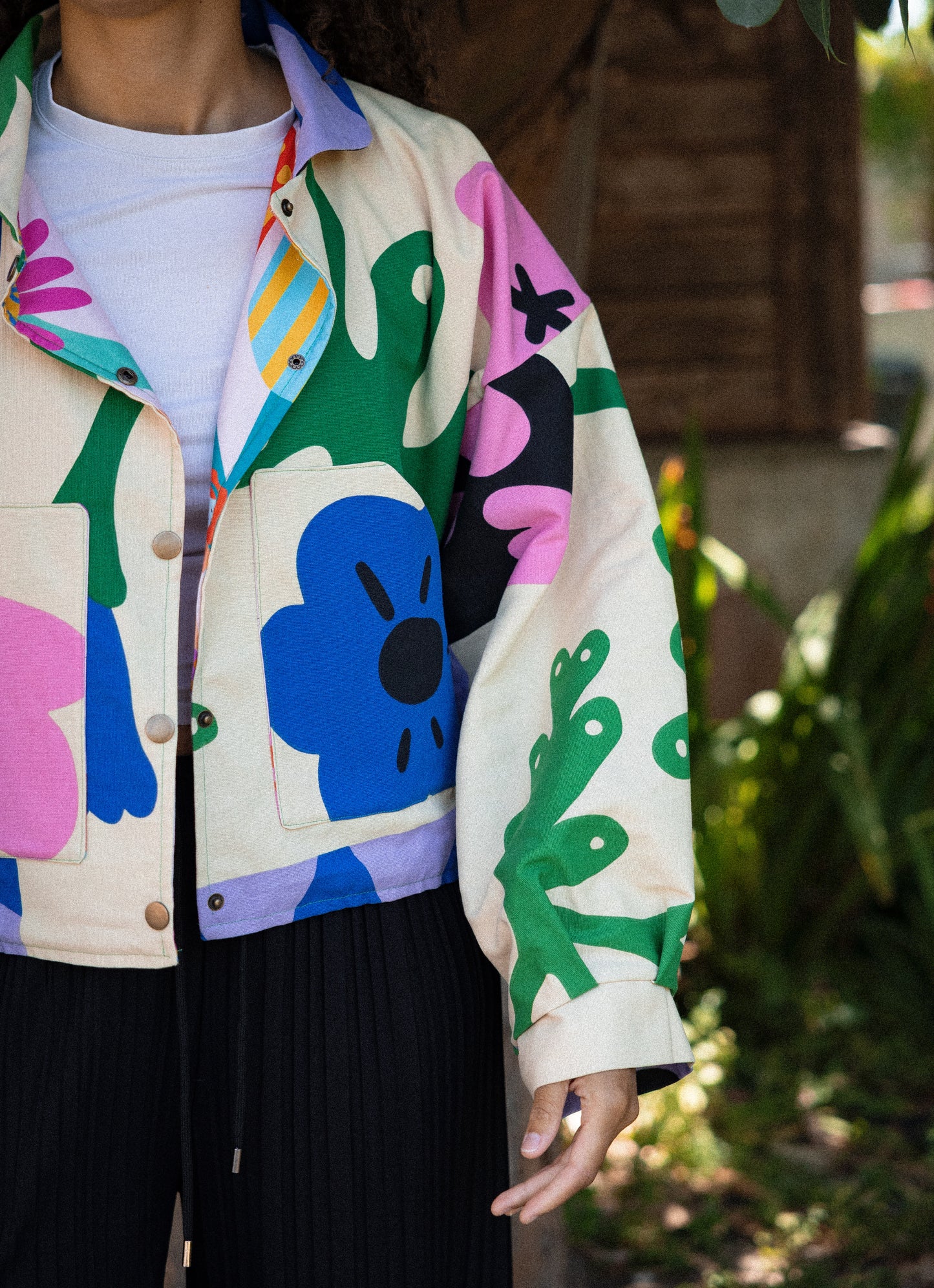 Veste blouson court motif végétal
