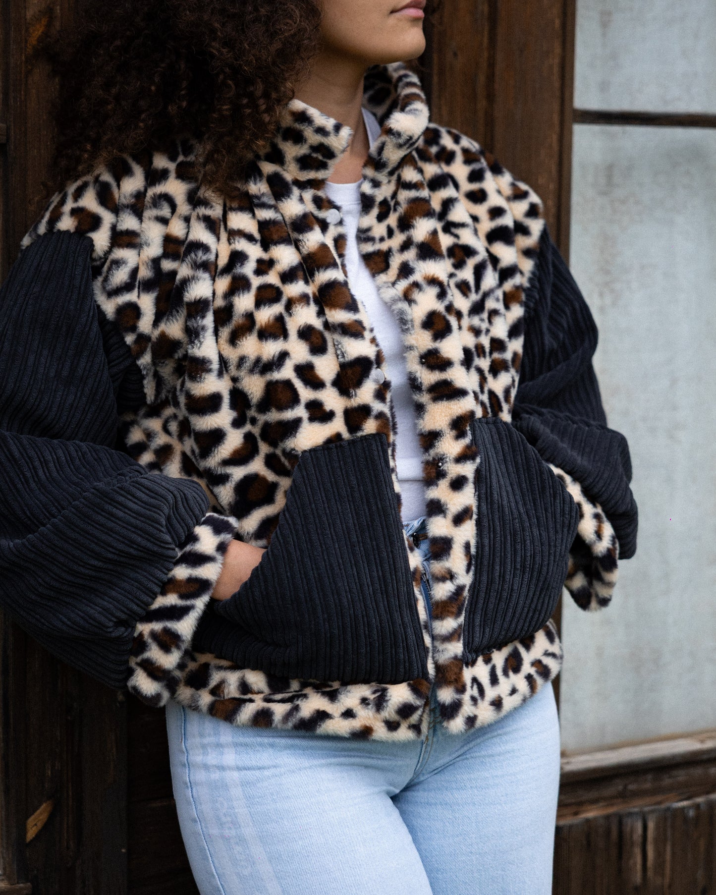 Veste blouson courte fausse fourrure léopard