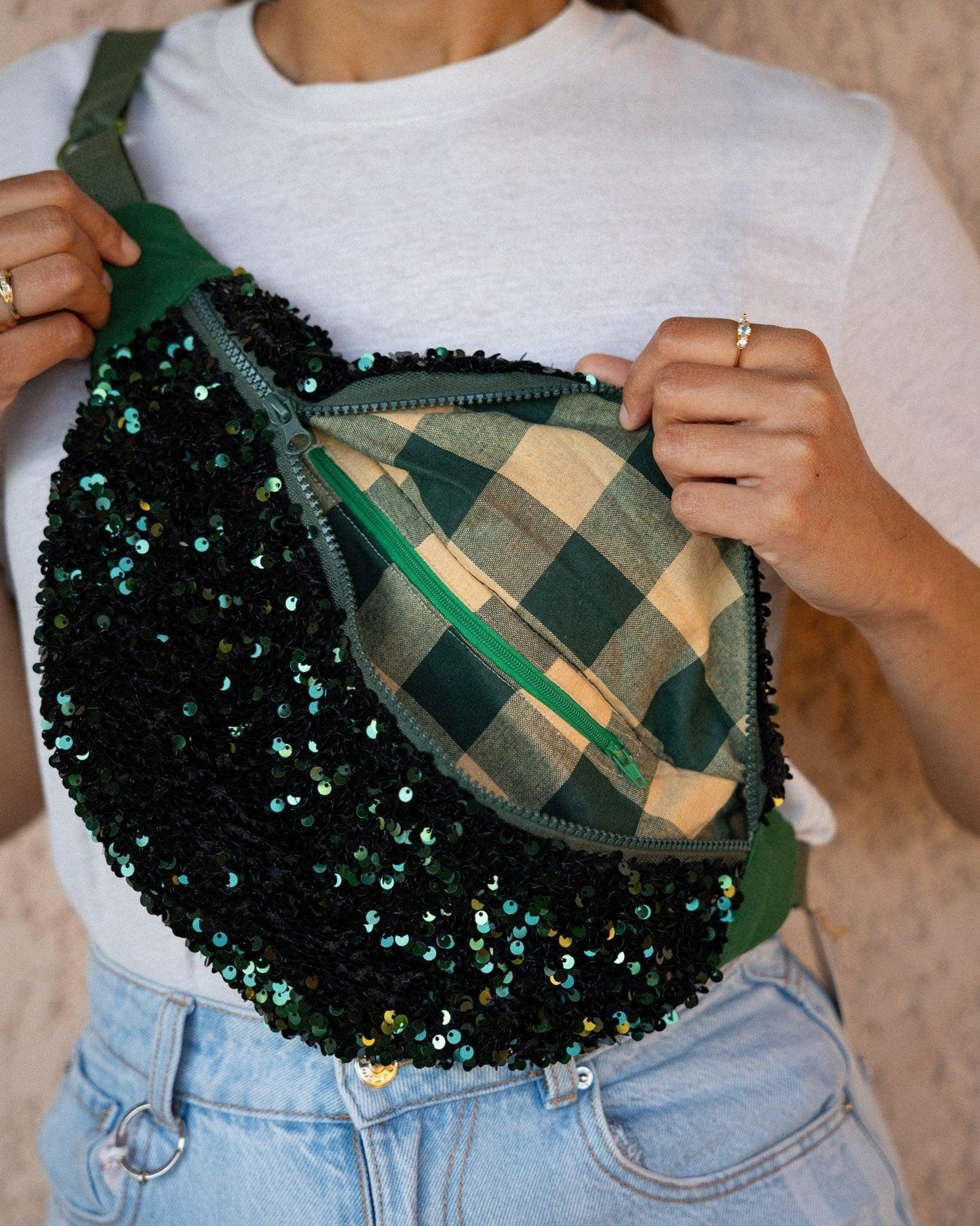 sac banane XL sequin vert - Mouna | Mode Éco-Responsable Vestes & Sacs Uniques, Faits Main