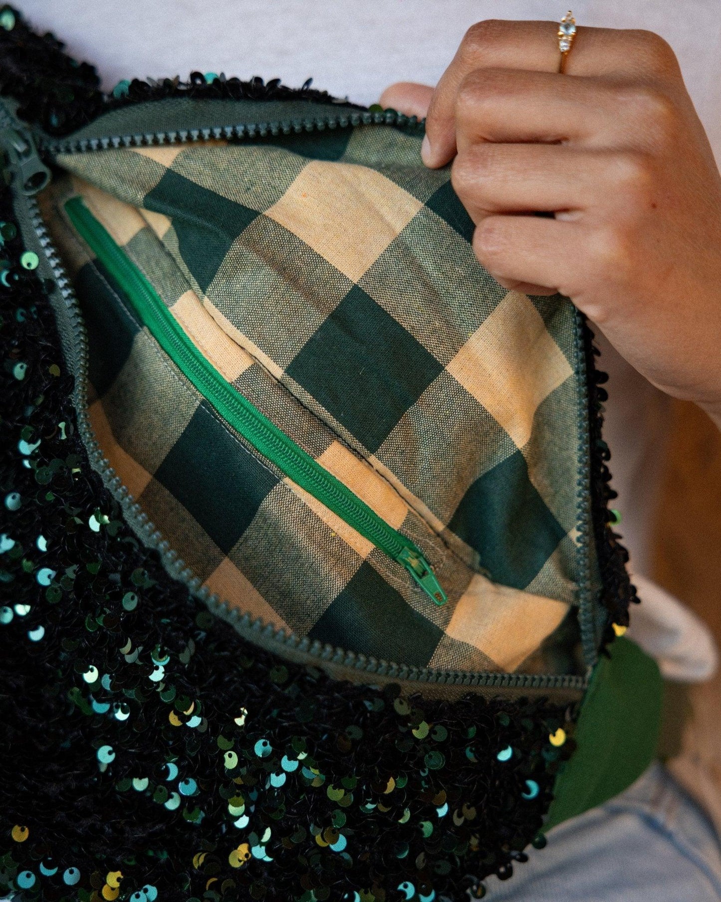 sac banane XL sequin vert - Mouna | Mode Éco-Responsable Vestes & Sacs Uniques, Faits Main