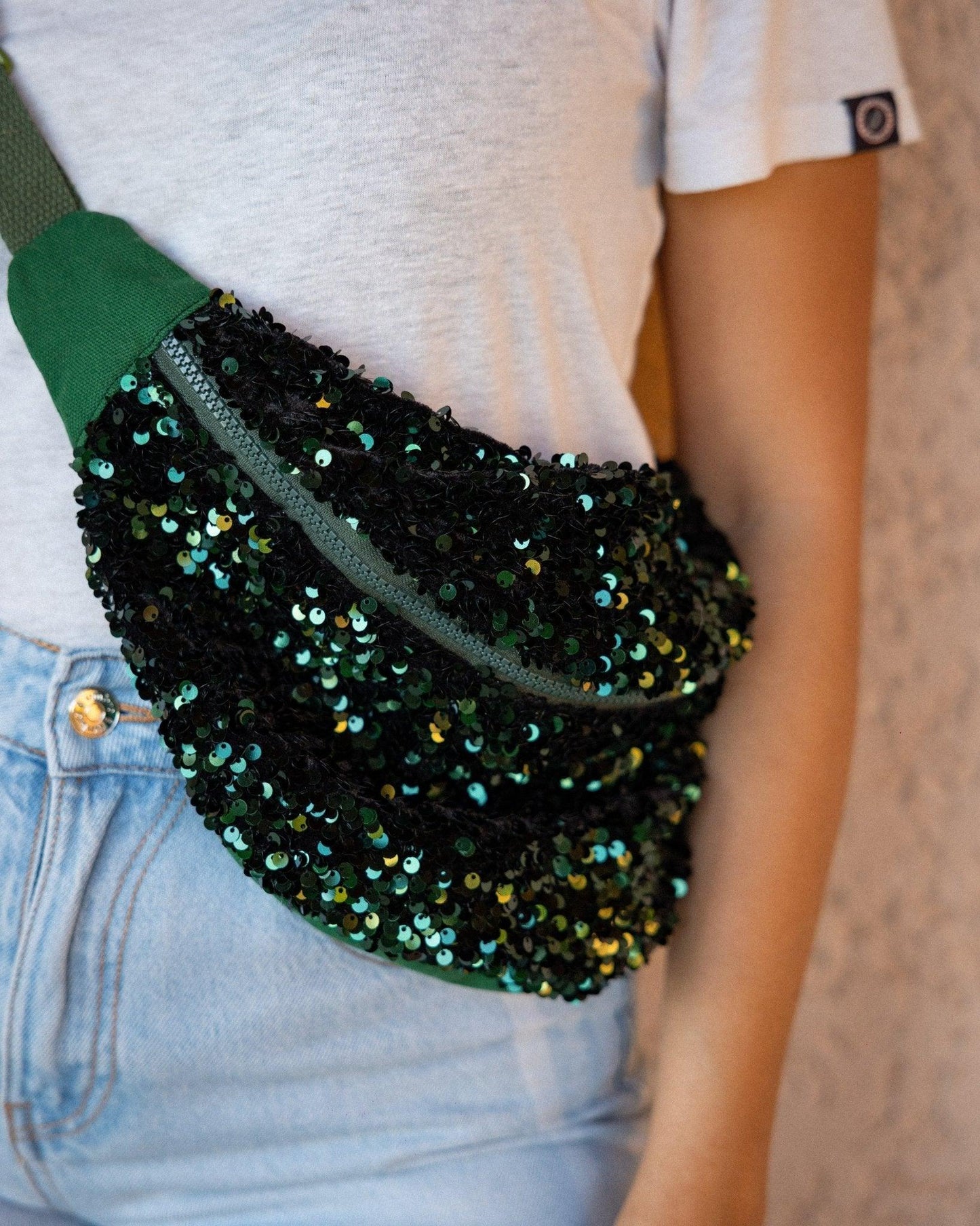 sac banane XL sequin vert - Mouna | Mode Éco-Responsable Vestes & Sacs Uniques, Faits Main
