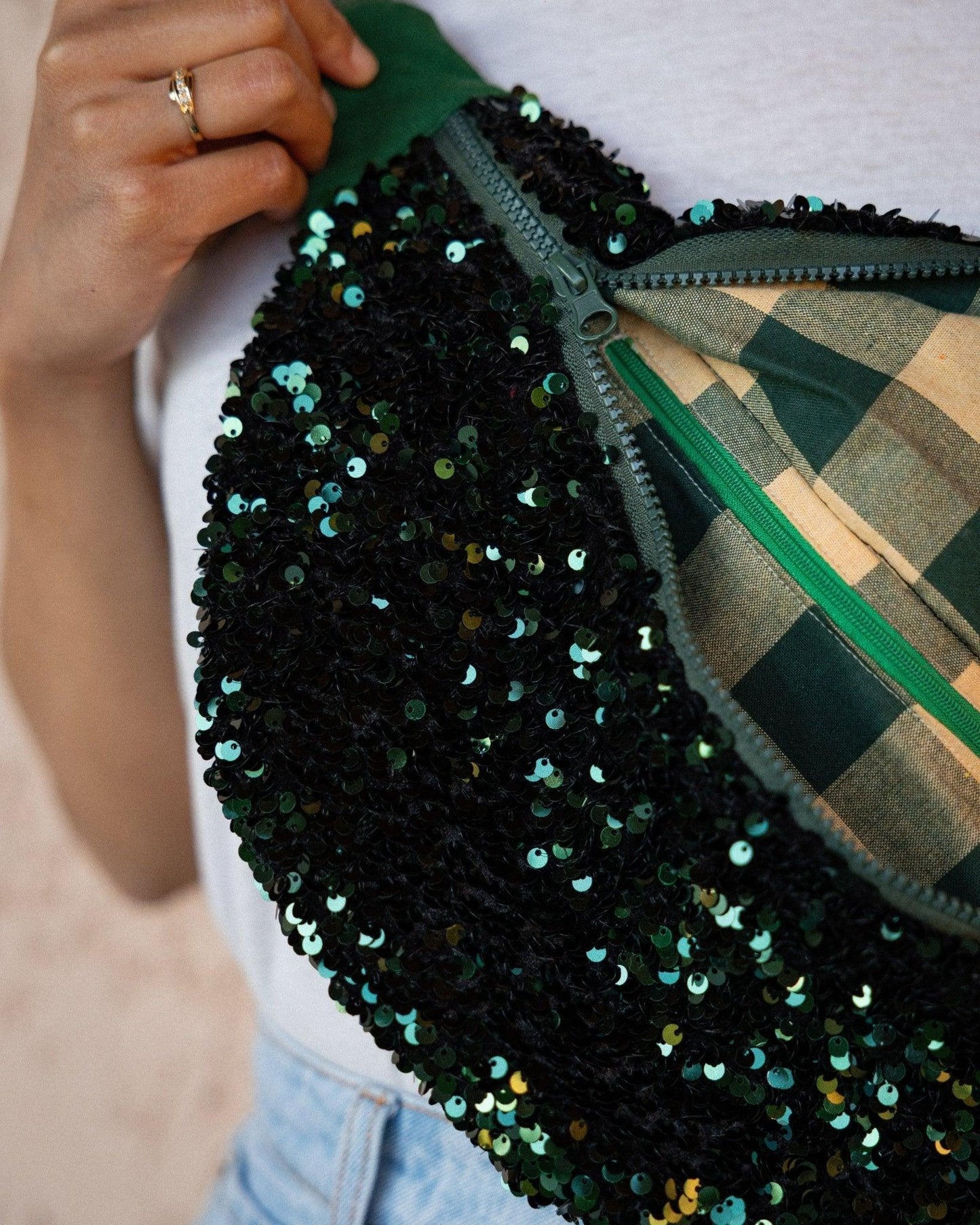 sac banane XL sequin vert - Mouna | Mode Éco-Responsable Vestes & Sacs Uniques, Faits Main
