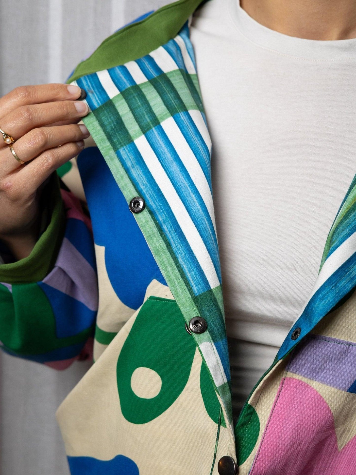 Veste blouson court motif végétal - Mouna | Mode Éco-Responsable Vestes & Sacs Uniques, Faits Main