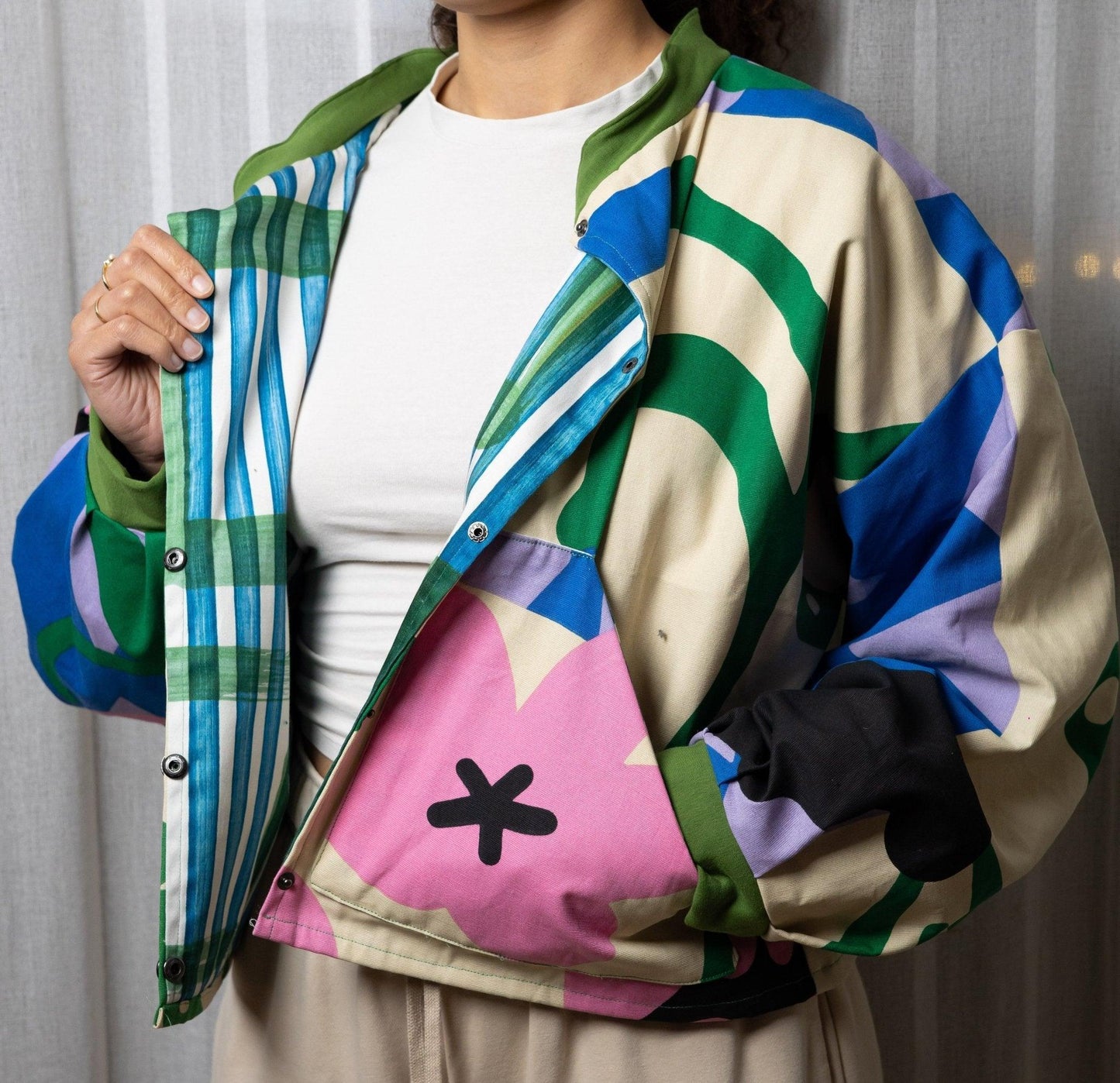 Veste blouson court motif végétal - Mouna | Mode Éco-Responsable Vestes & Sacs Uniques, Faits Main