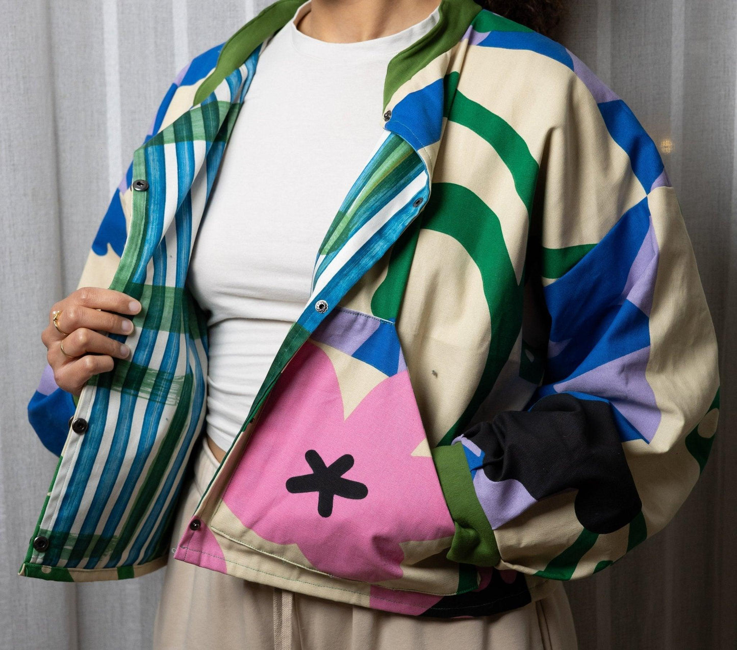 Veste blouson court motif végétal - Mouna | Mode Éco-Responsable Vestes & Sacs Uniques, Faits Main