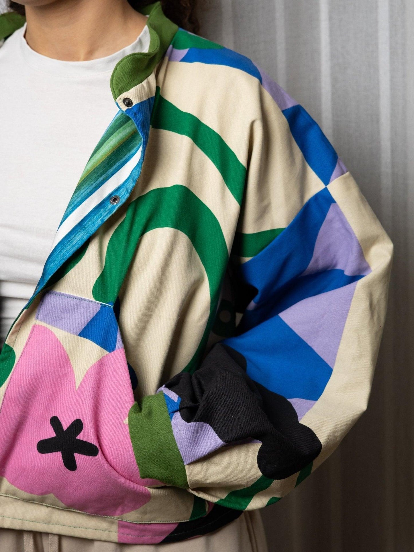 Veste blouson court motif végétal - Mouna | Mode Éco-Responsable Vestes & Sacs Uniques, Faits Main