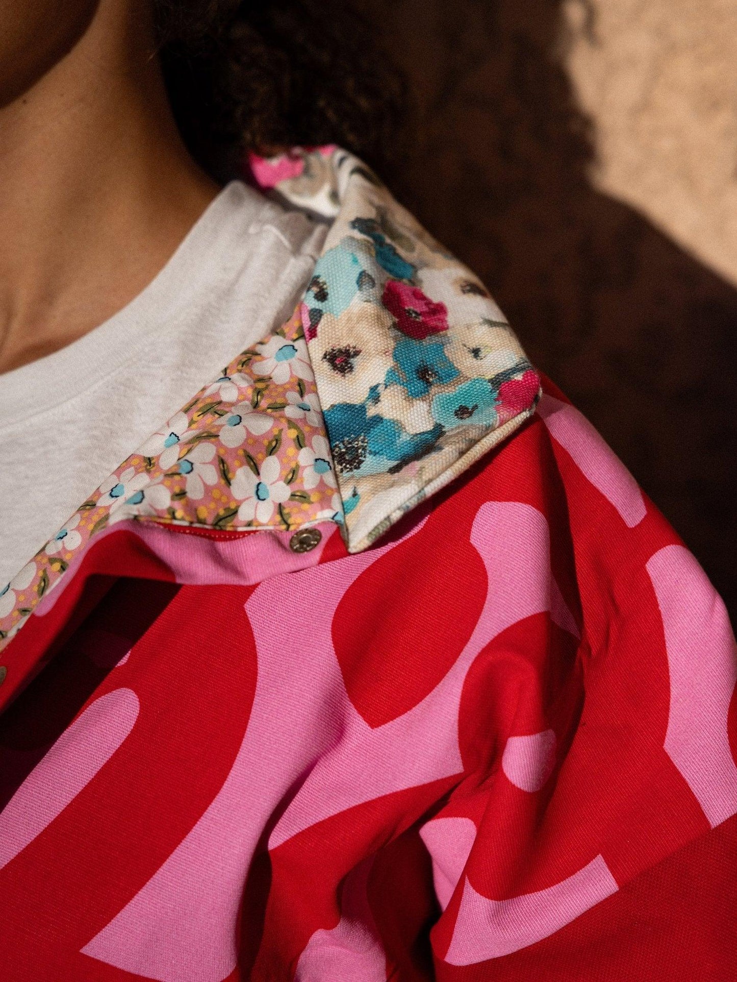 Veste blouson court rouge et rose imprimé vigne - Mouna | Mode Éco-Responsable Vestes & Sacs Uniques, Faits Main