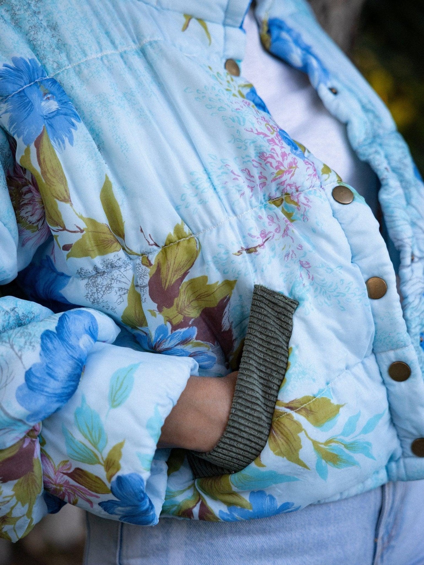 Veste blouson courte- matelassée imprimé fleuri - Mouna | Mode Éco-Responsable Vestes & Sacs Uniques, Faits Main