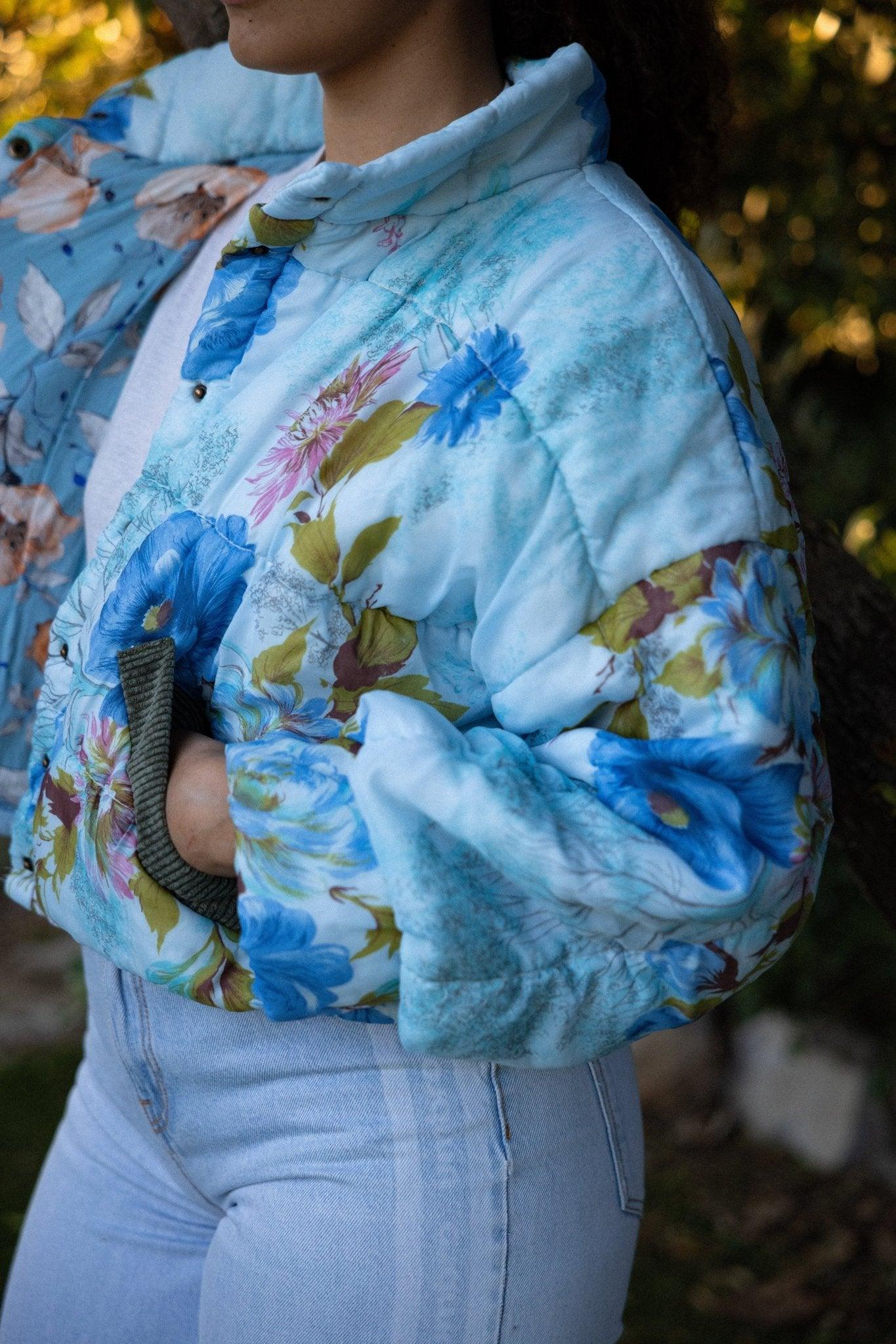 Veste blouson courte- matelassée imprimé fleuri - Mouna | Mode Éco-Responsable Vestes & Sacs Uniques, Faits Main