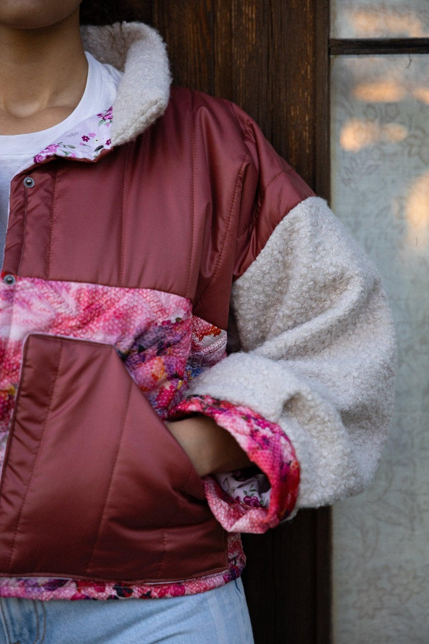 Veste blouson courte- matelassée imprimé snake - Mouna | Mode Éco-Responsable Vestes & Sacs Uniques, Faits Main