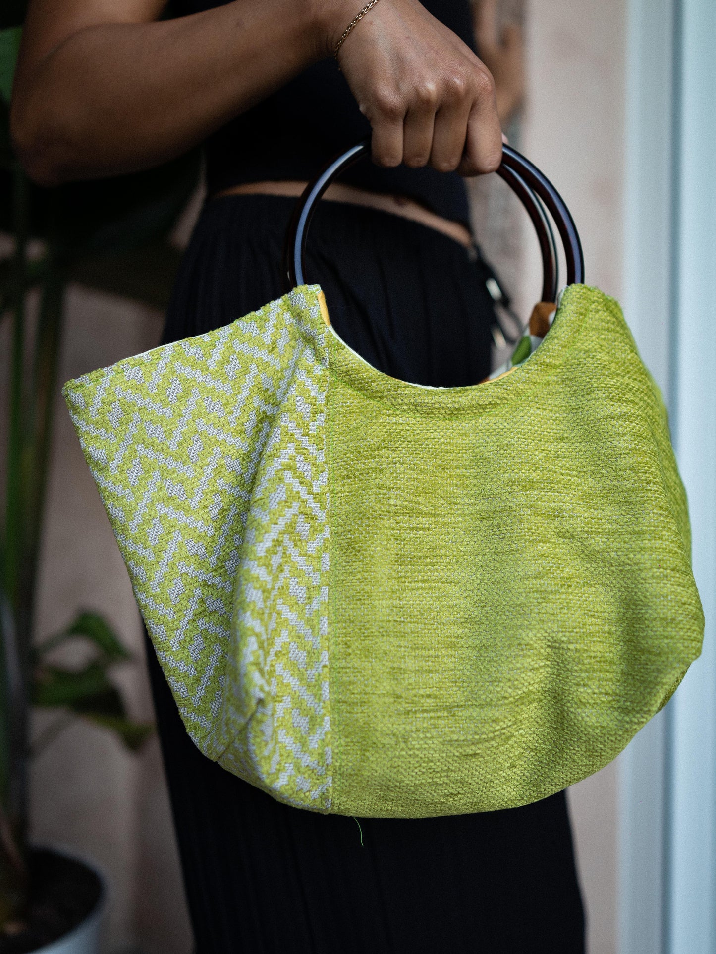 SAC CABAS ANSE BAMBOU  TOILE VERTE EFFET VELOURS